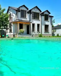 Дом с садом, Вилла Сдаётся