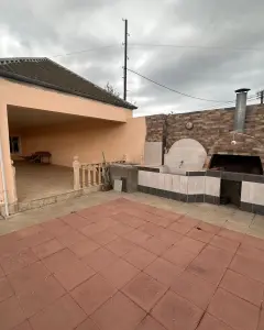 Дом с садом, Вилла Продаётся