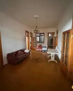 Дом с садом, Вилла Продаётся