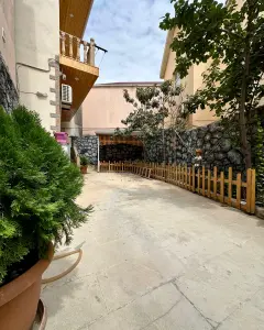 Yard House, Villa For Sale