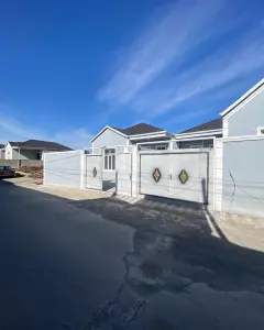 Yard House, Villa For Sale