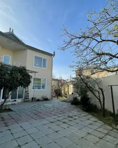 Yard House, Villa For Sale