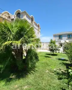 Yard House, Villa For Sale