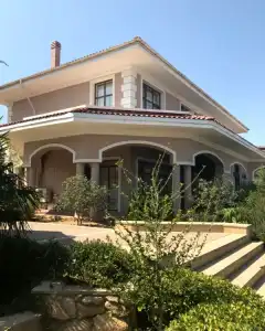 Yard House, Villa For Sale