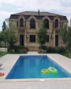 Дом с садом, Вилла Сдаётся