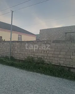 5 sot torpaq sahəsi, Binə qəs.