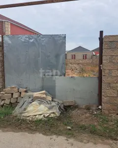 4 sot torpaq sahəsi, Binə qəs.